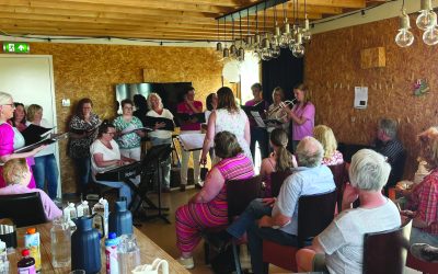 Moederdagbrunch, eten en muziek, druk bezocht